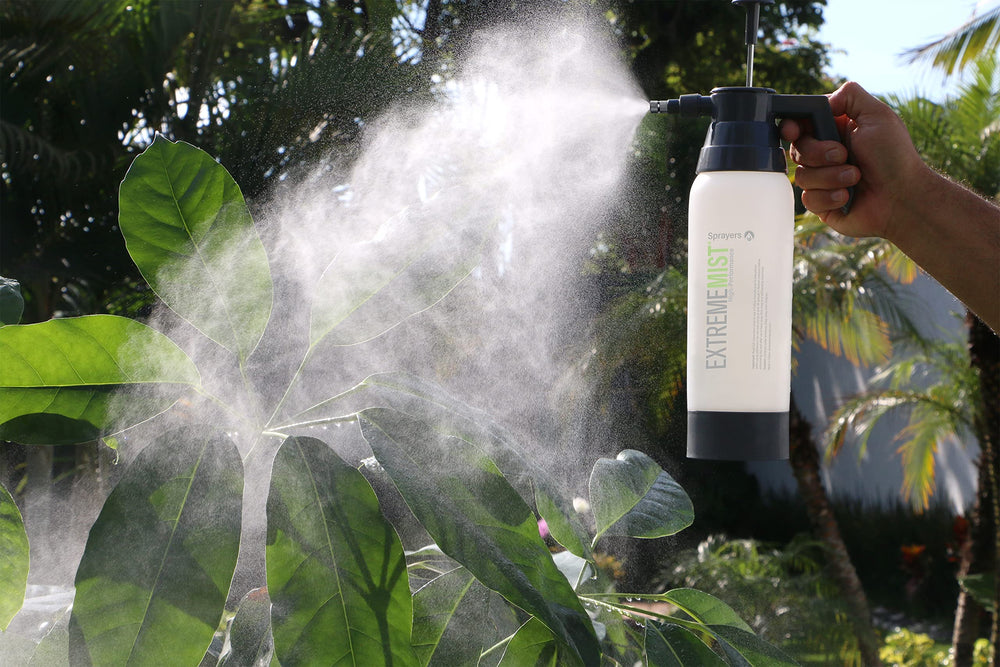 EXTREMEMIST Plant Mister 20 oz close-up of trigger and lock
