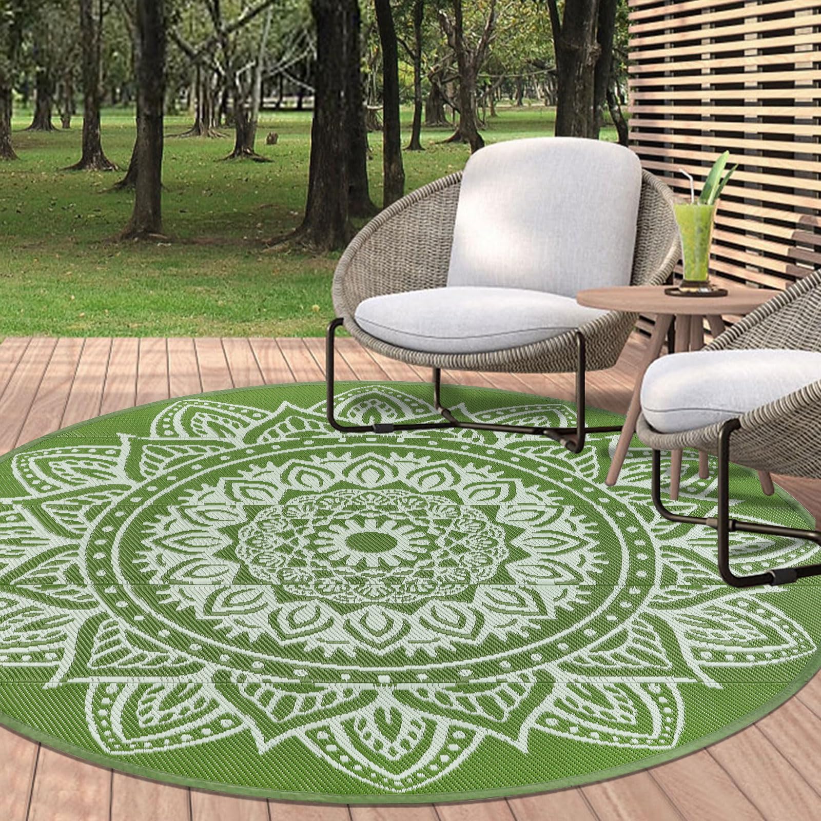 famibay outdoor rug in use during a picnic on the beach