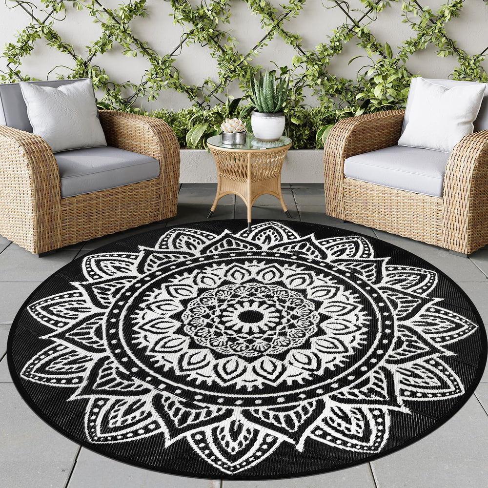 famibay Round Outdoor Rug in a garden setting