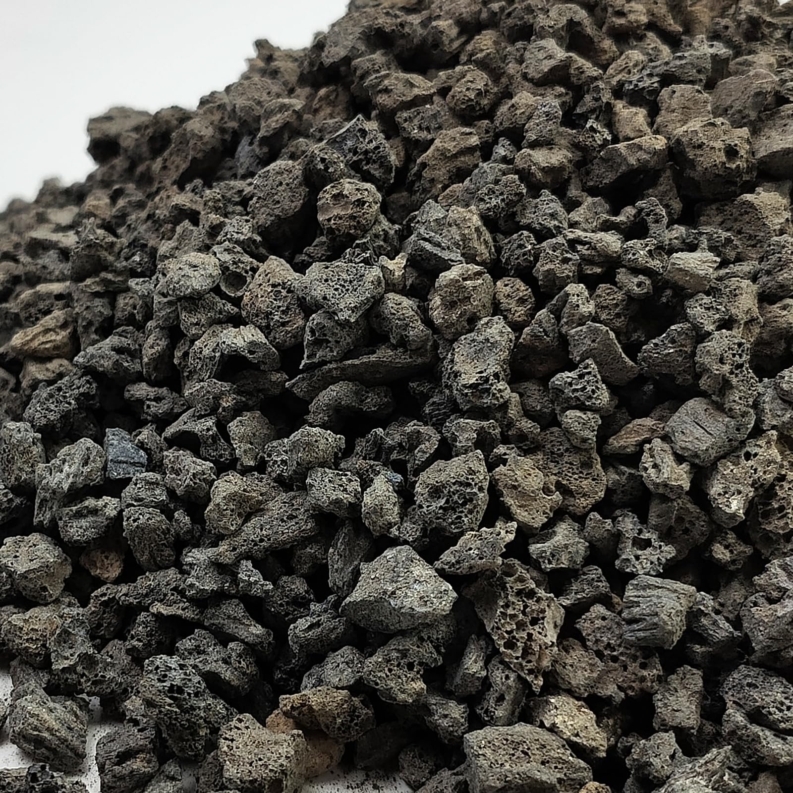 FANTIAN 5 lbs Black Lava Rocks front view
