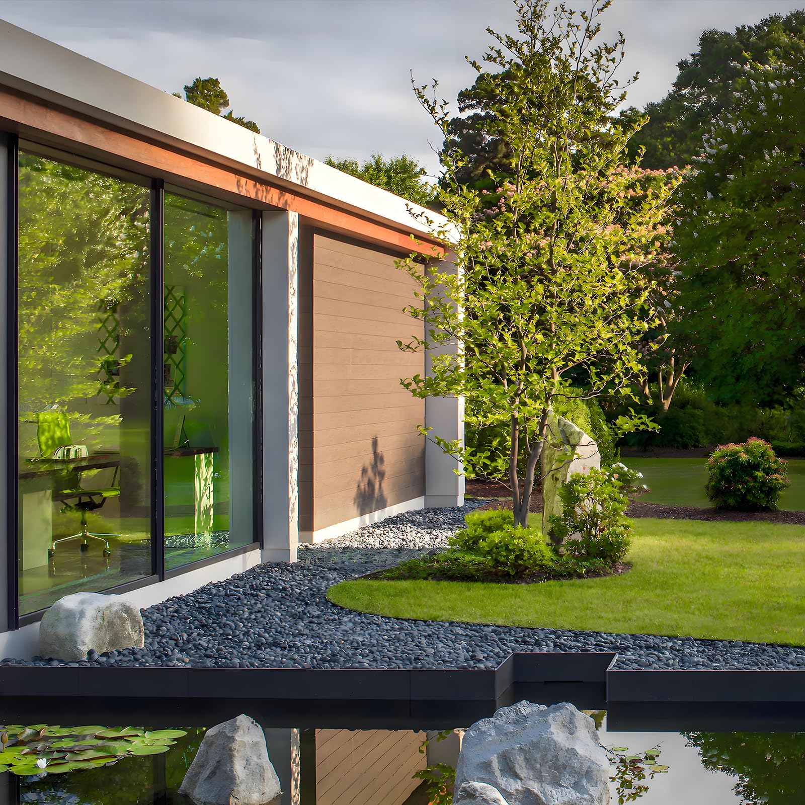 FANTIAN polished black stones on a patio