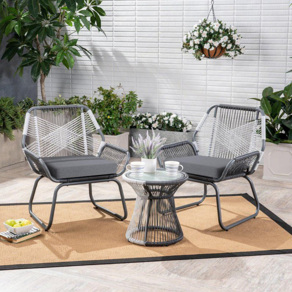 Favofamilie outdoor chair cushions secured on a patio chair