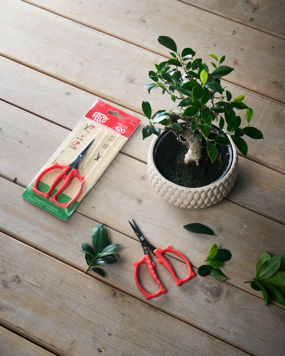FELCO 420 Trimming Scissors displaying stainless steel blade