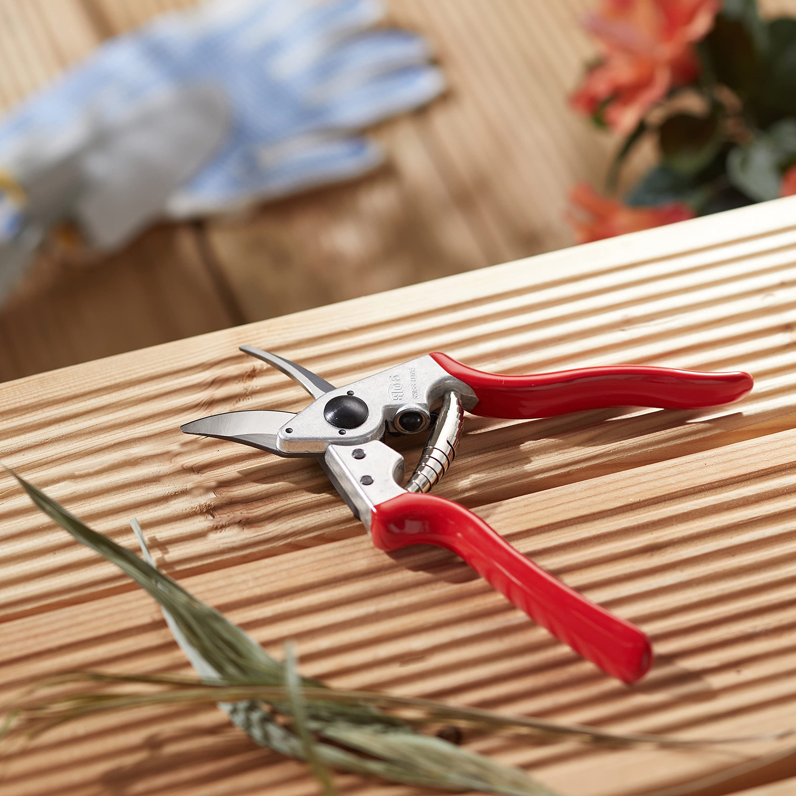FELCO F6 Pruning Shears side view showcasing the stainless steel blade