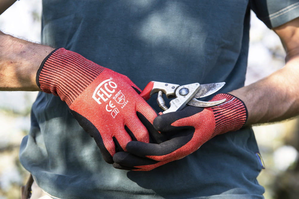 FELCO F7 Pruning Shears ergonomic grip close-up
