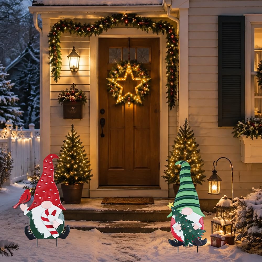 Festive garden with YEAHOME gnome stakes