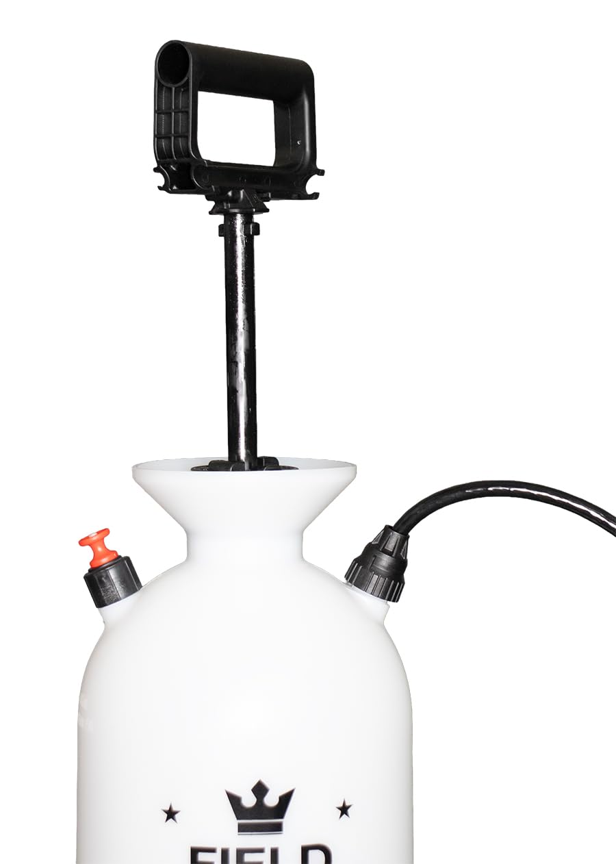 Field King sprayer with 14-inch wand for extended reach