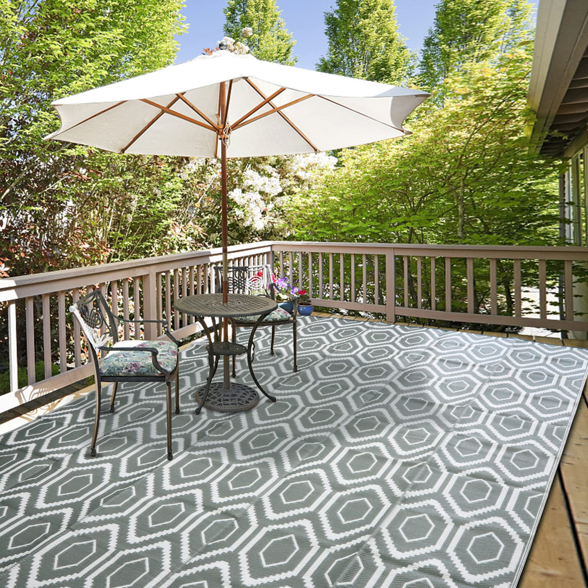 fifame 9x12 outdoor rug front view with grey and white patterns