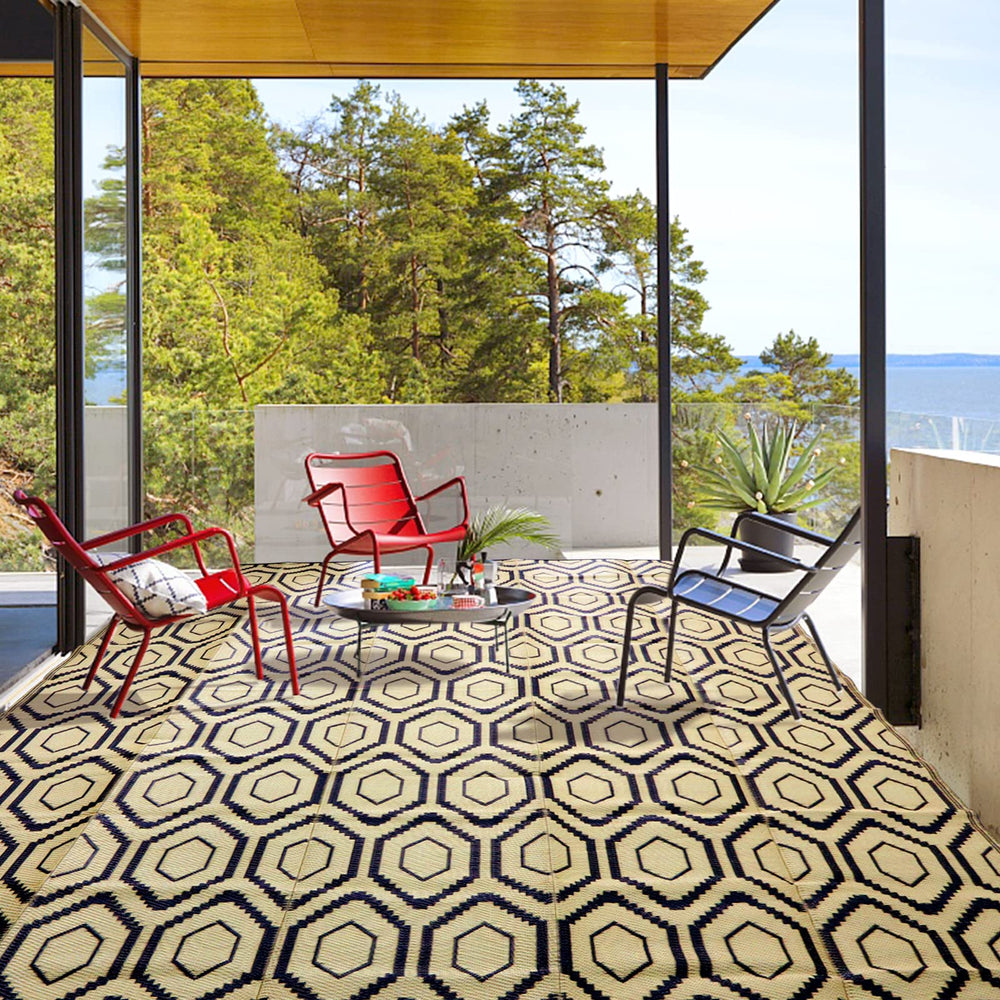 fifame outdoor rug showing easy cleaning with hose