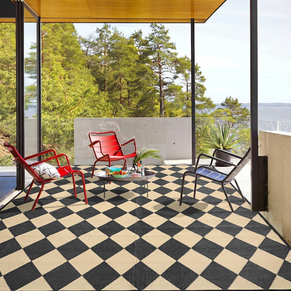 fifame outdoor rug showing heat-sealed edges and durability