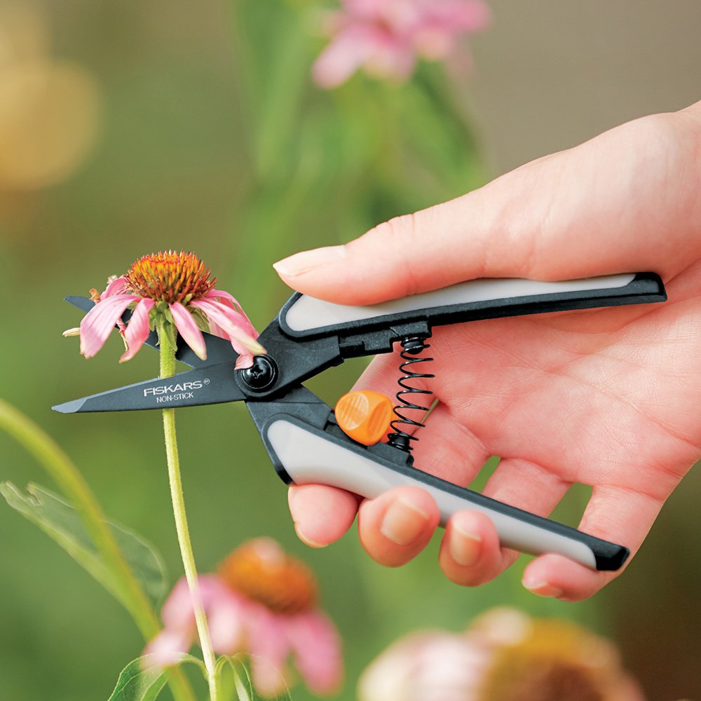 Fiskars Non-Stick Softgrip Micro-Tip Pruning Snip packaging