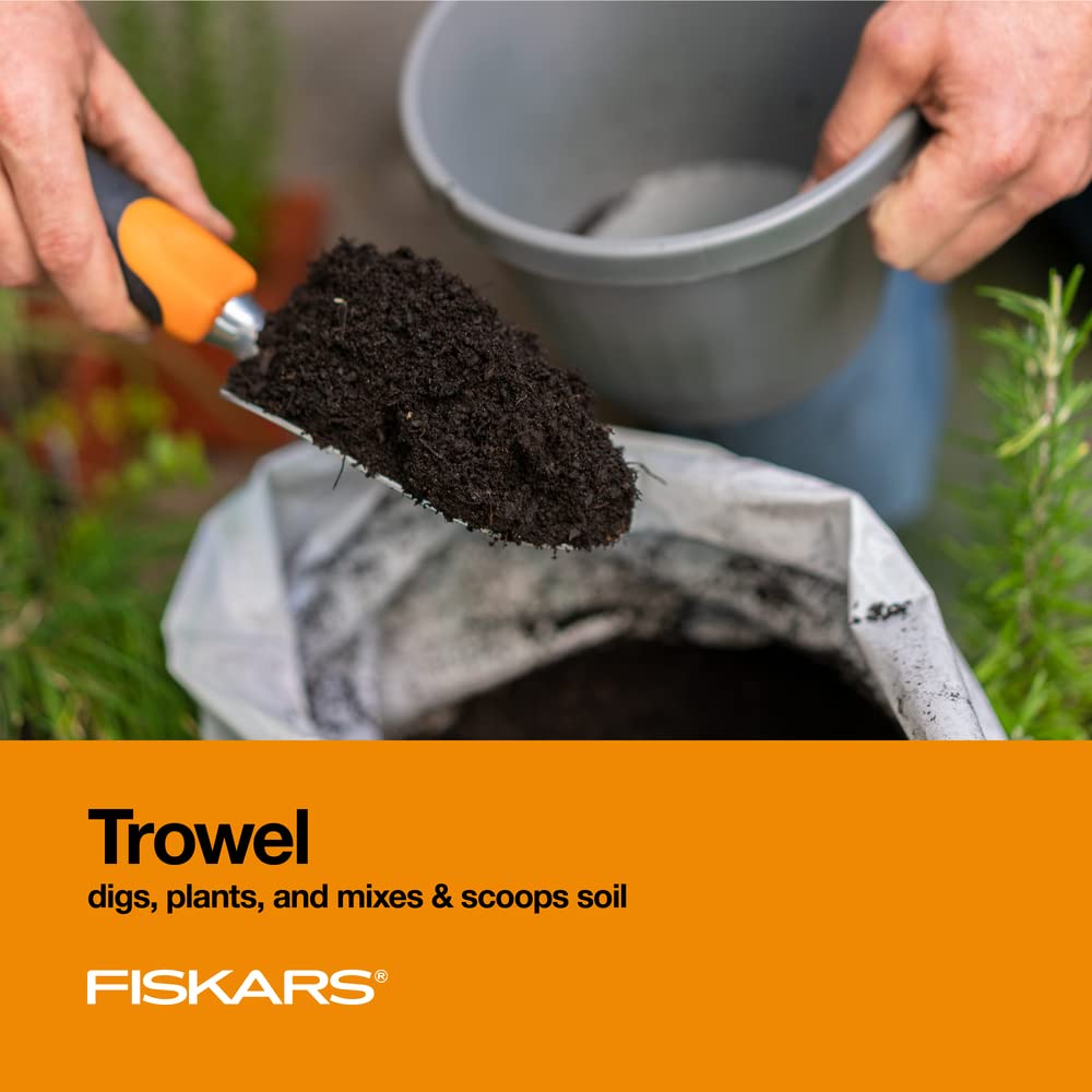 Fiskars Transplanter showing polished cast-aluminum head