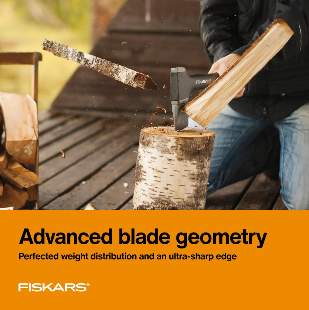 Fiskars X11 Splitting Axe 17 Inch side view showing blade
