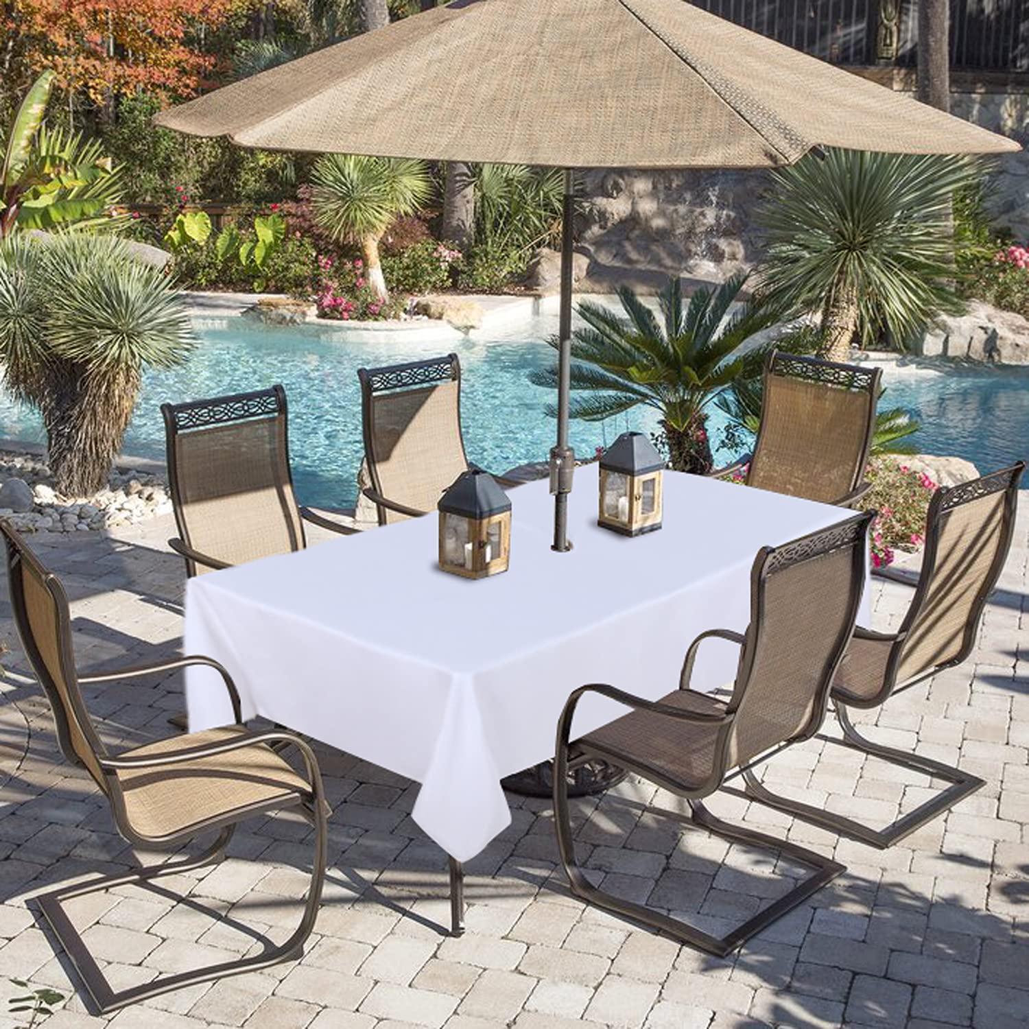 Fitable Outdoor Tablecloth with umbrella hole on a patio table