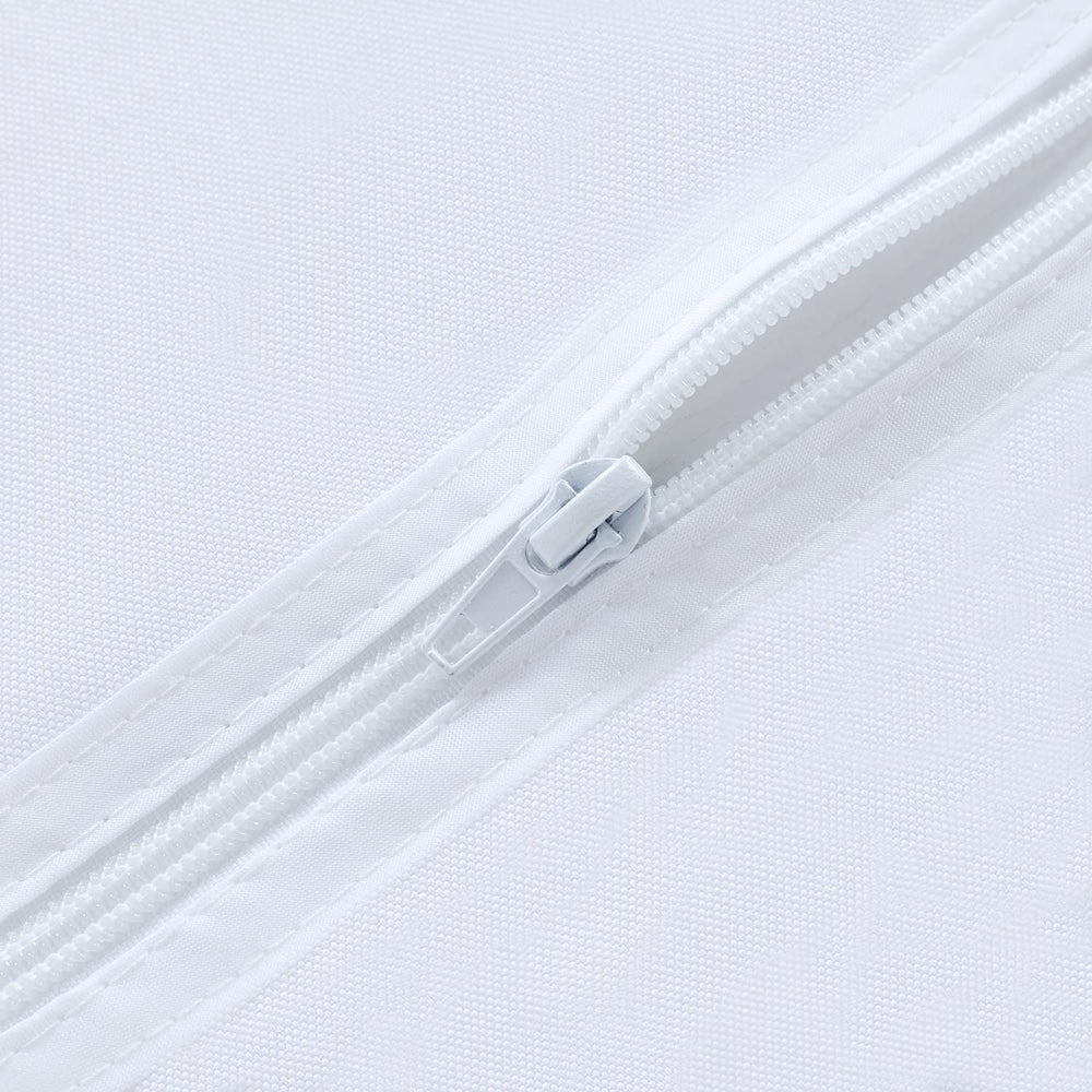 Fitable Outdoor Tablecloth with umbrella in use