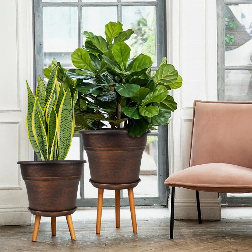 Fodetyff 8 inch copper planter outdoors with plants