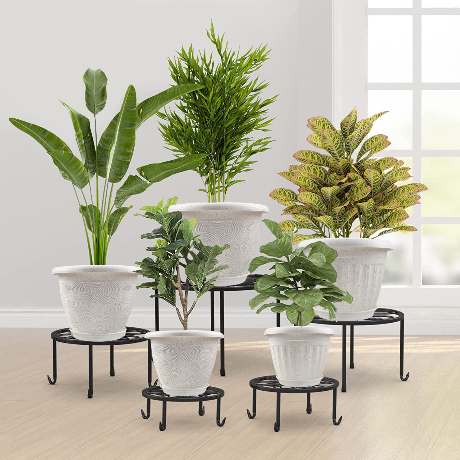 Fodetyff flower pot showing rolled rim for easy handling