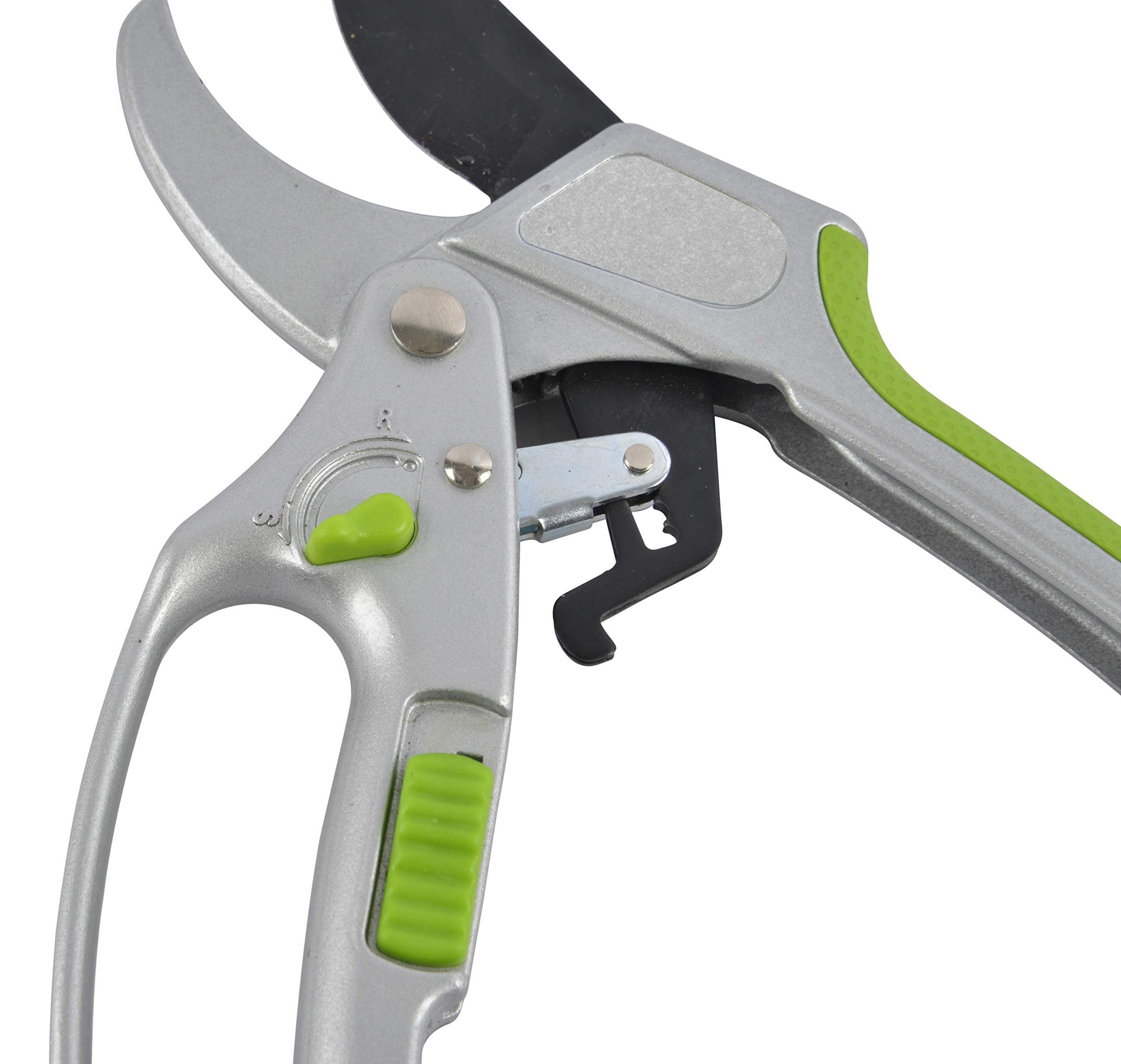 Garden Guru pruning shears with safety lock feature