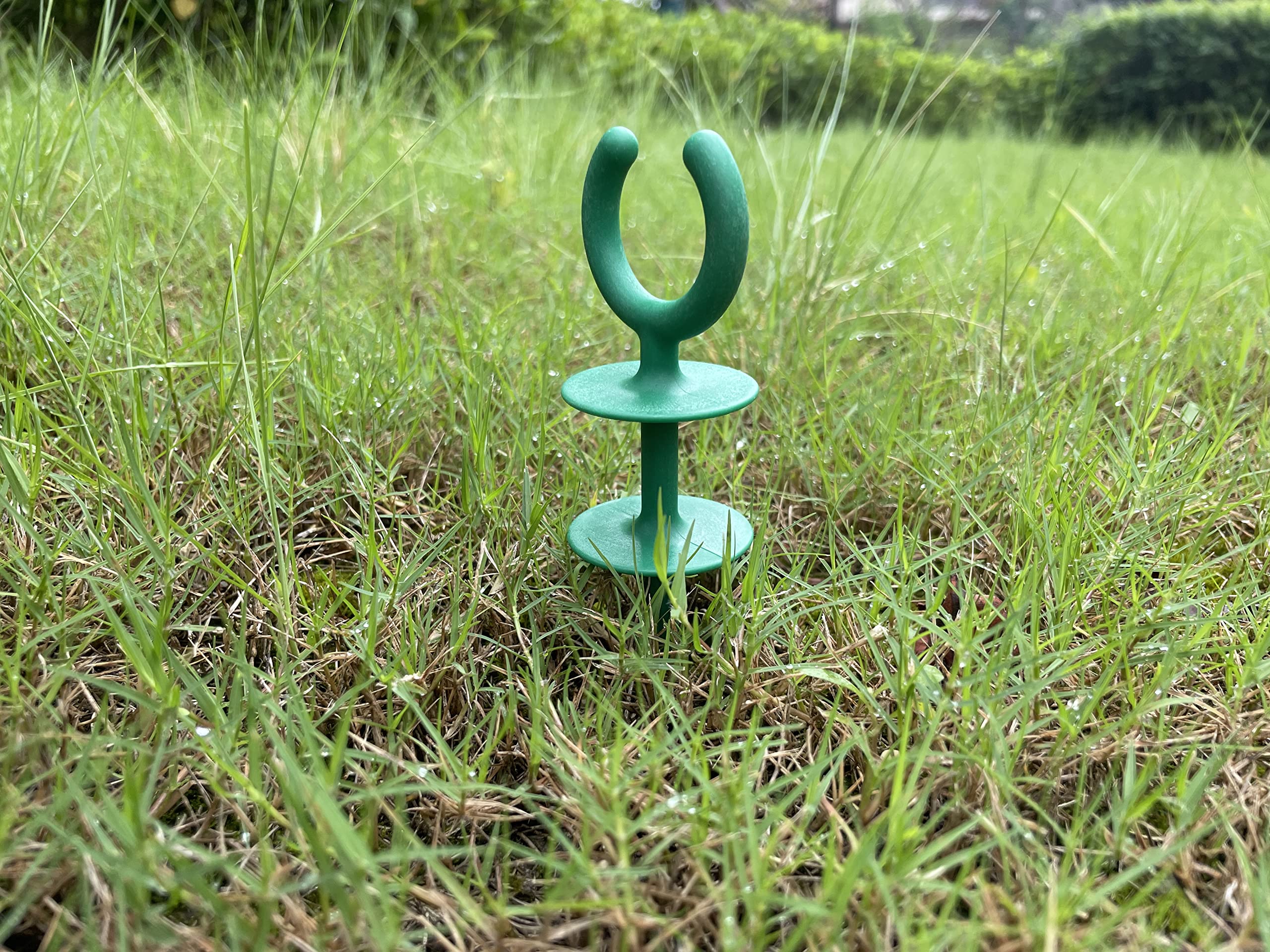 Garden hose guide stakes with measurement details