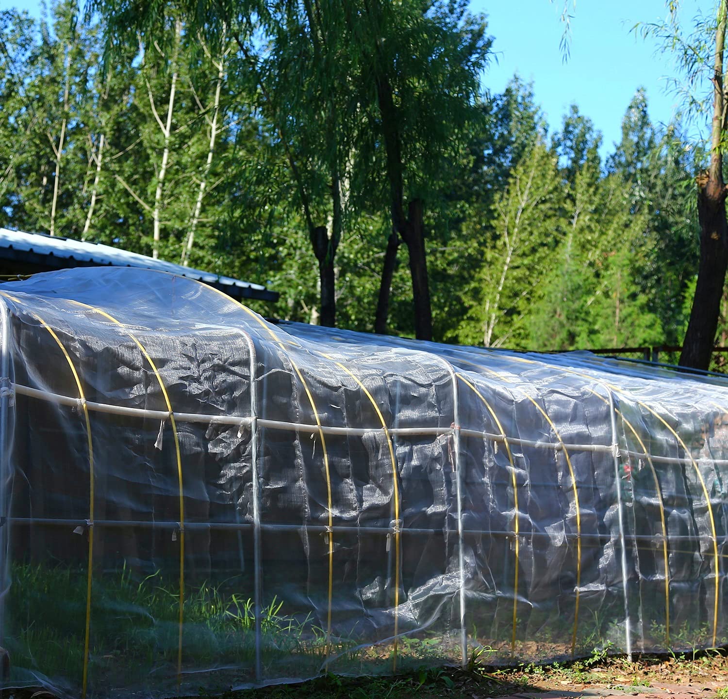 Garden Tailor Garden Netting showing 60 Mesh detail