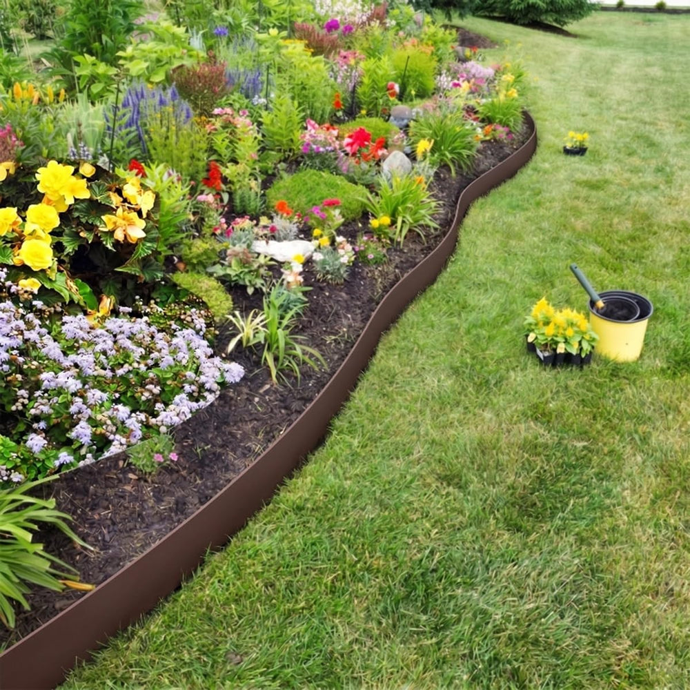 Garden with Focefec Edging defining the flower beds