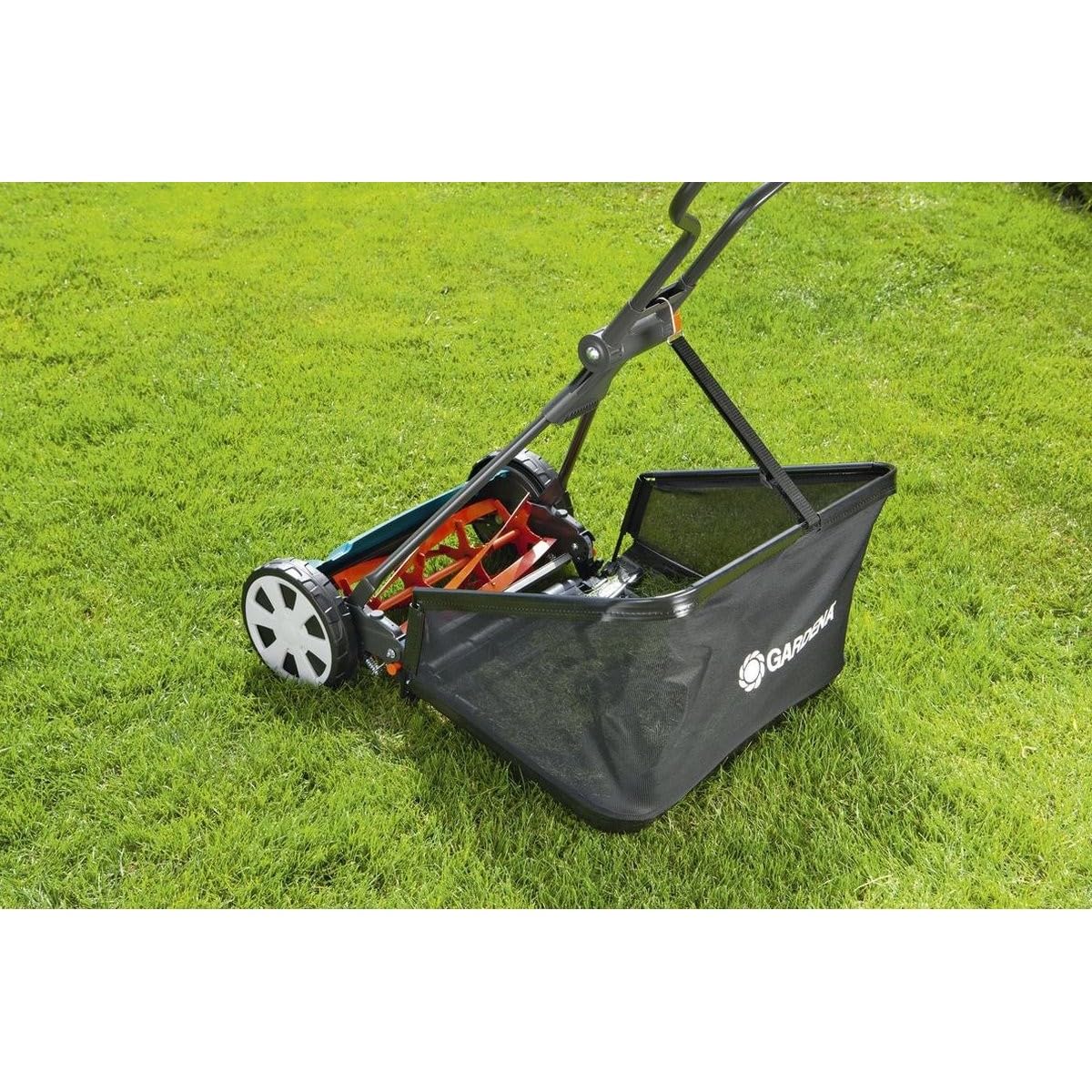 Gardena Grass Collector Bag dimensions displayed