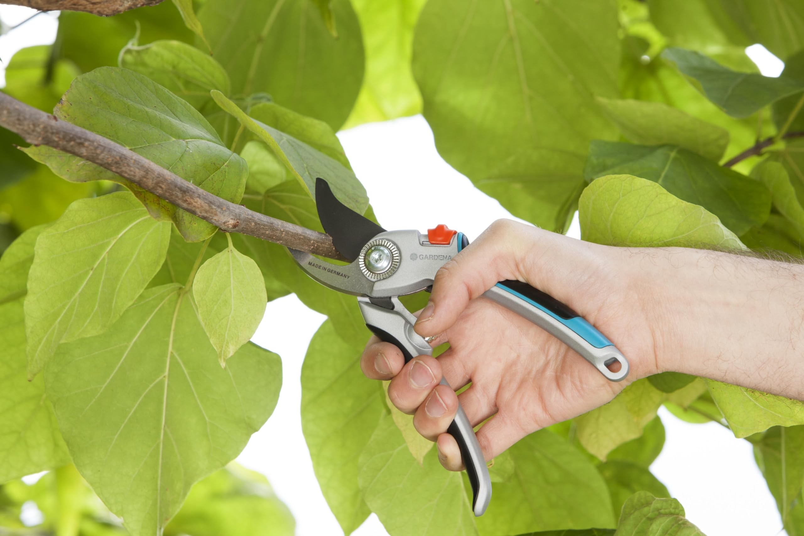 Gardena pruning shears showing precision-ground stainless steel blades