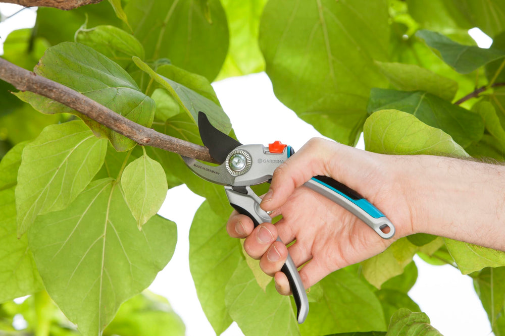 Gardena pruning shears showing precision-ground stainless steel blades