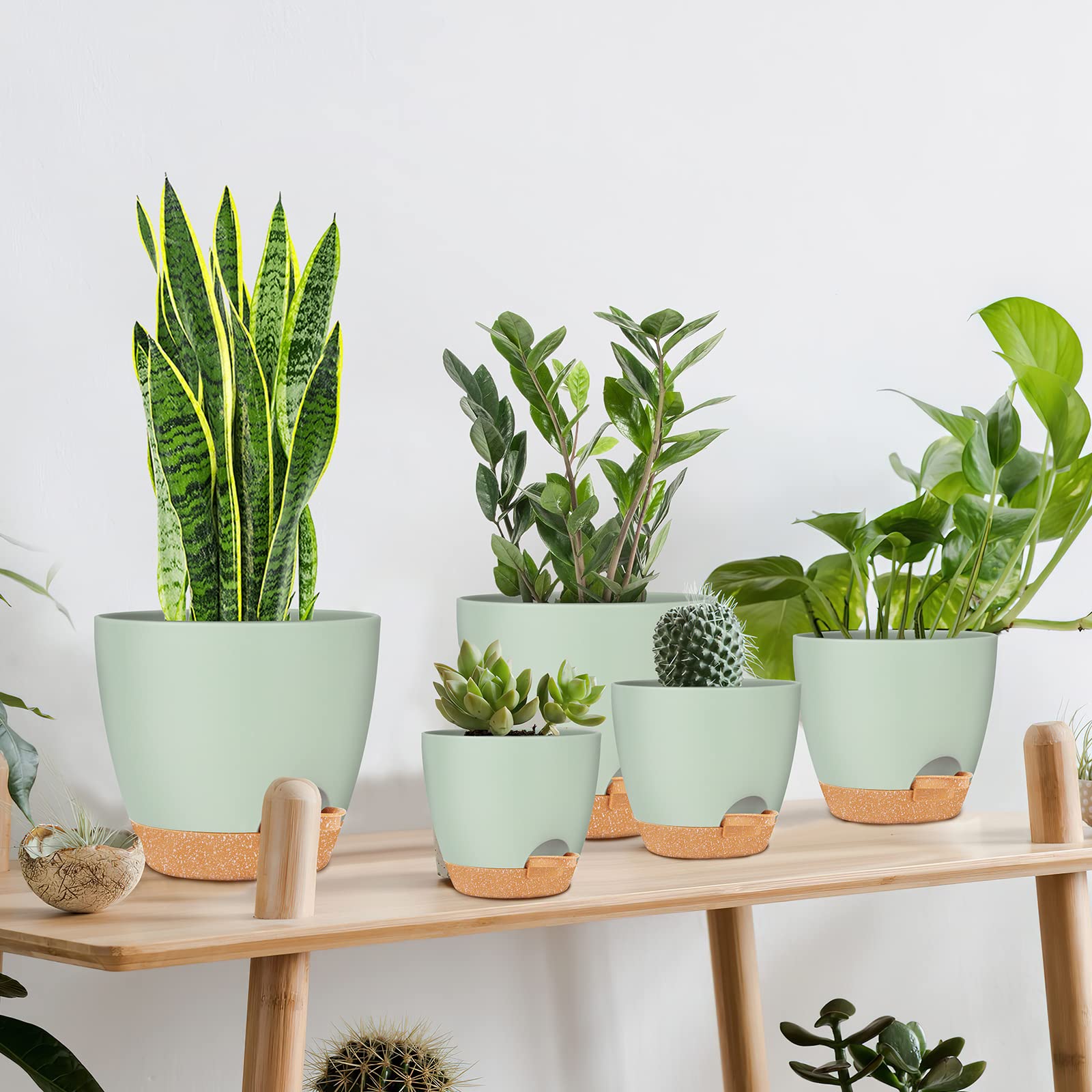 GARDIFE self watering planter green with modern design