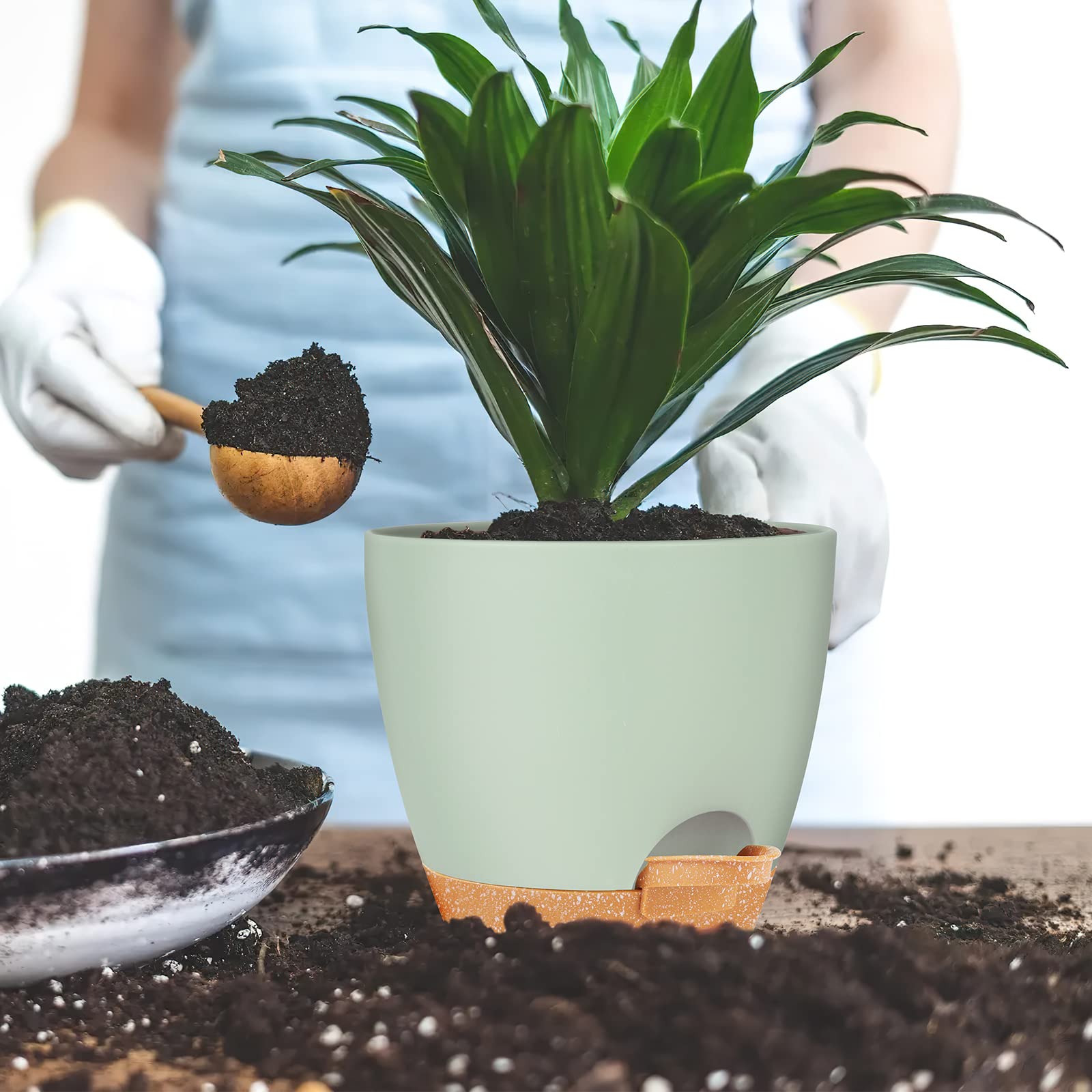 GARDIFE self watering planters in different sizes