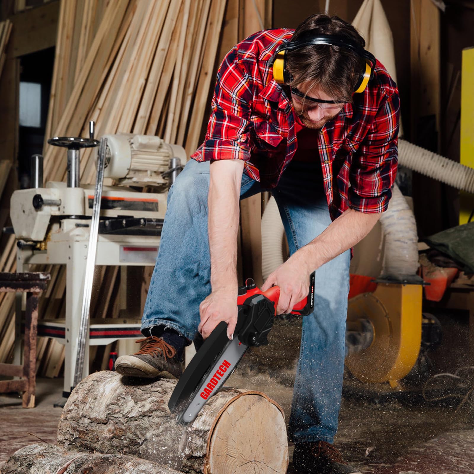 Gardtech Mini Chainsaw compact design for easy carrying