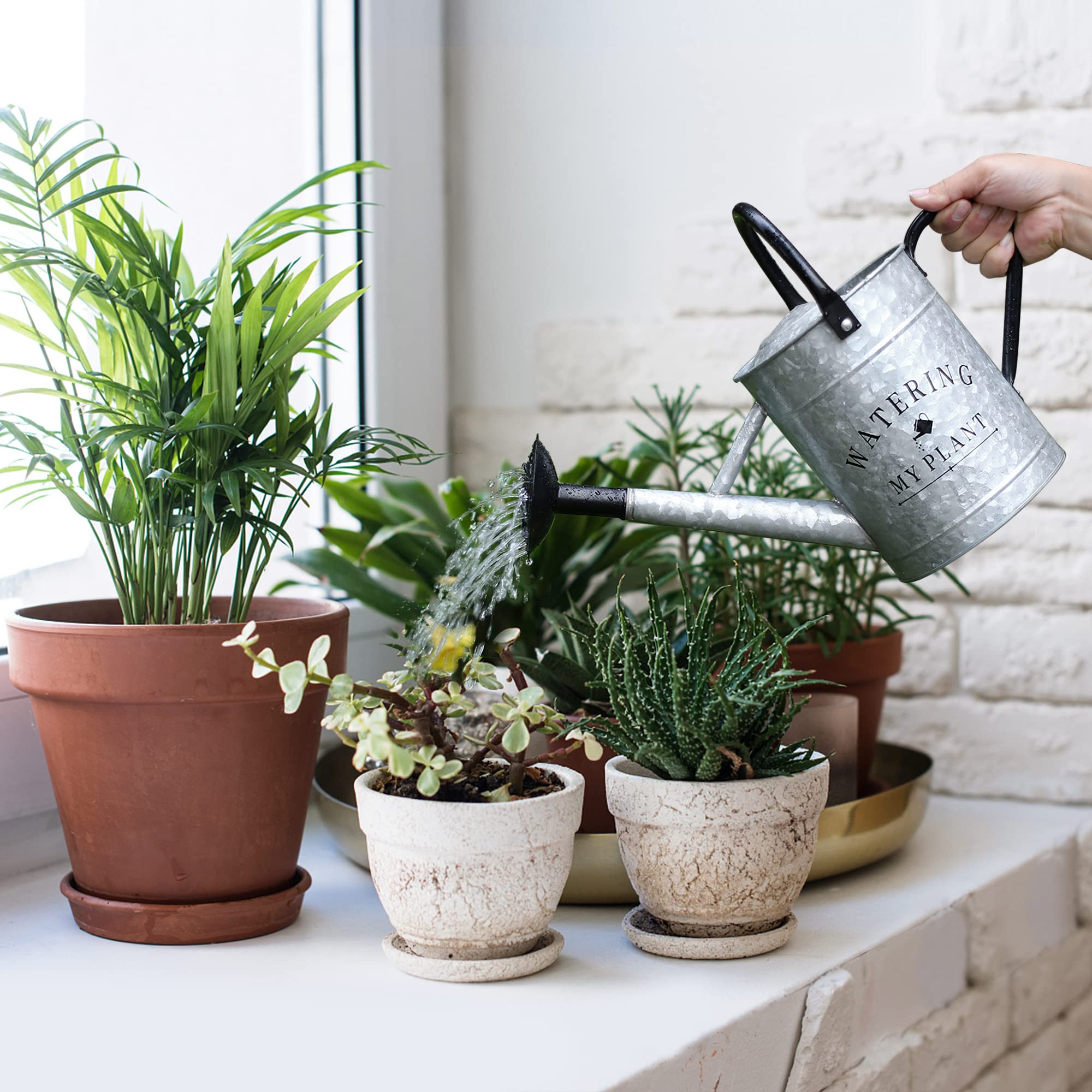 Garutom watering can side view showing detachable nozzle