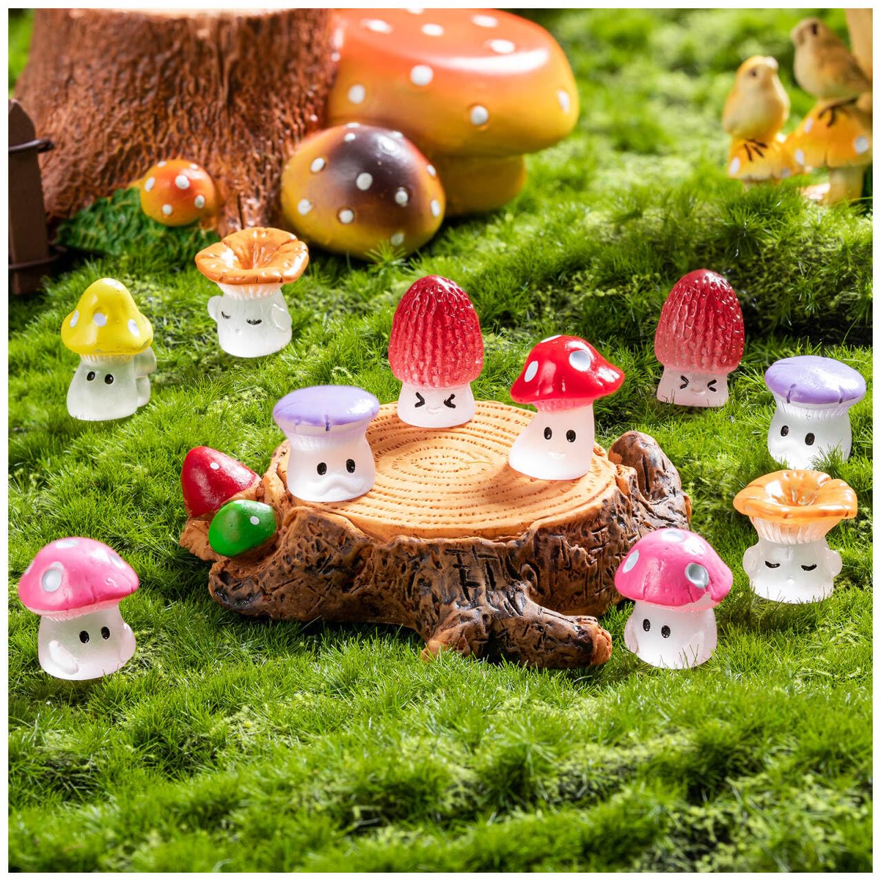 GDZRDFLH Mini Mushroom Figurines set in plastic packaging