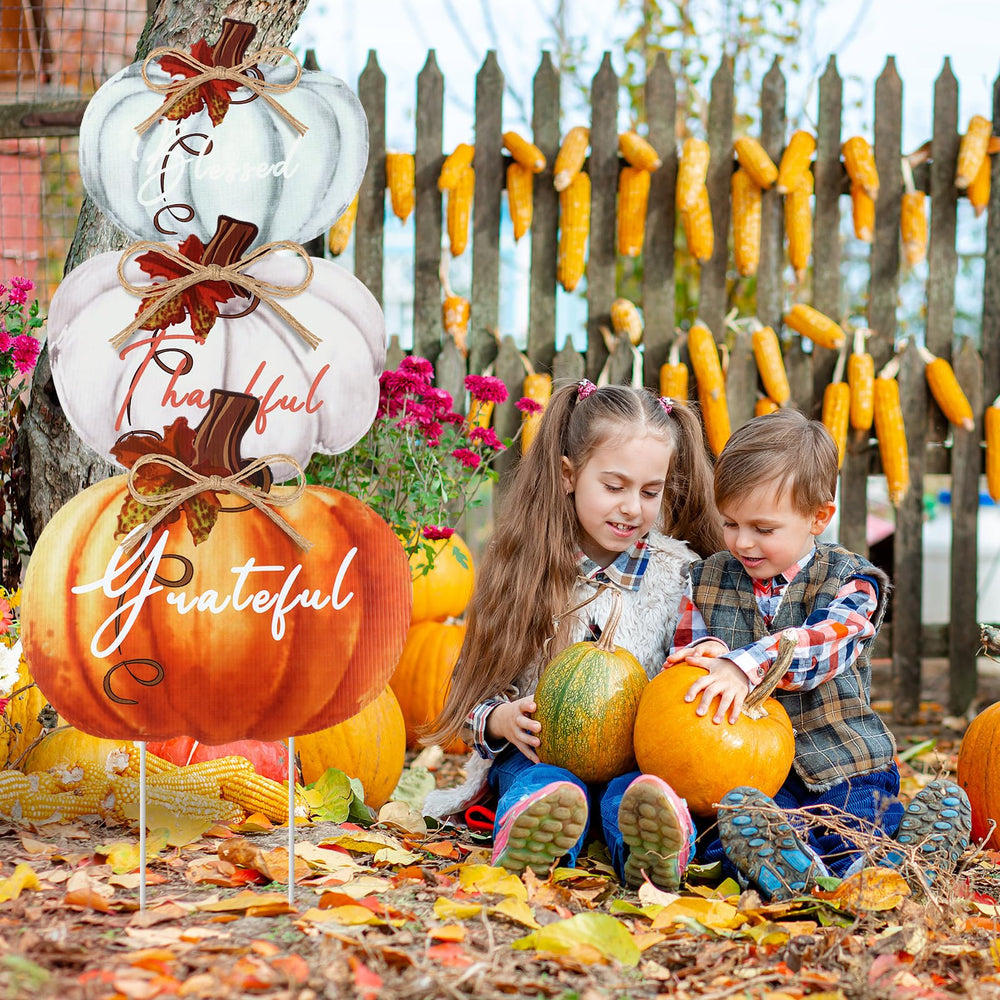 Geetery yard signs with stakes and rope included