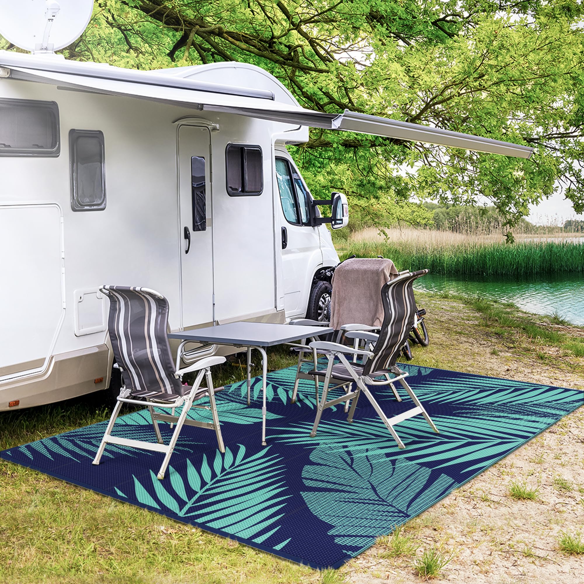 GENIMO 8'x10' outdoor rug used in garden picnic