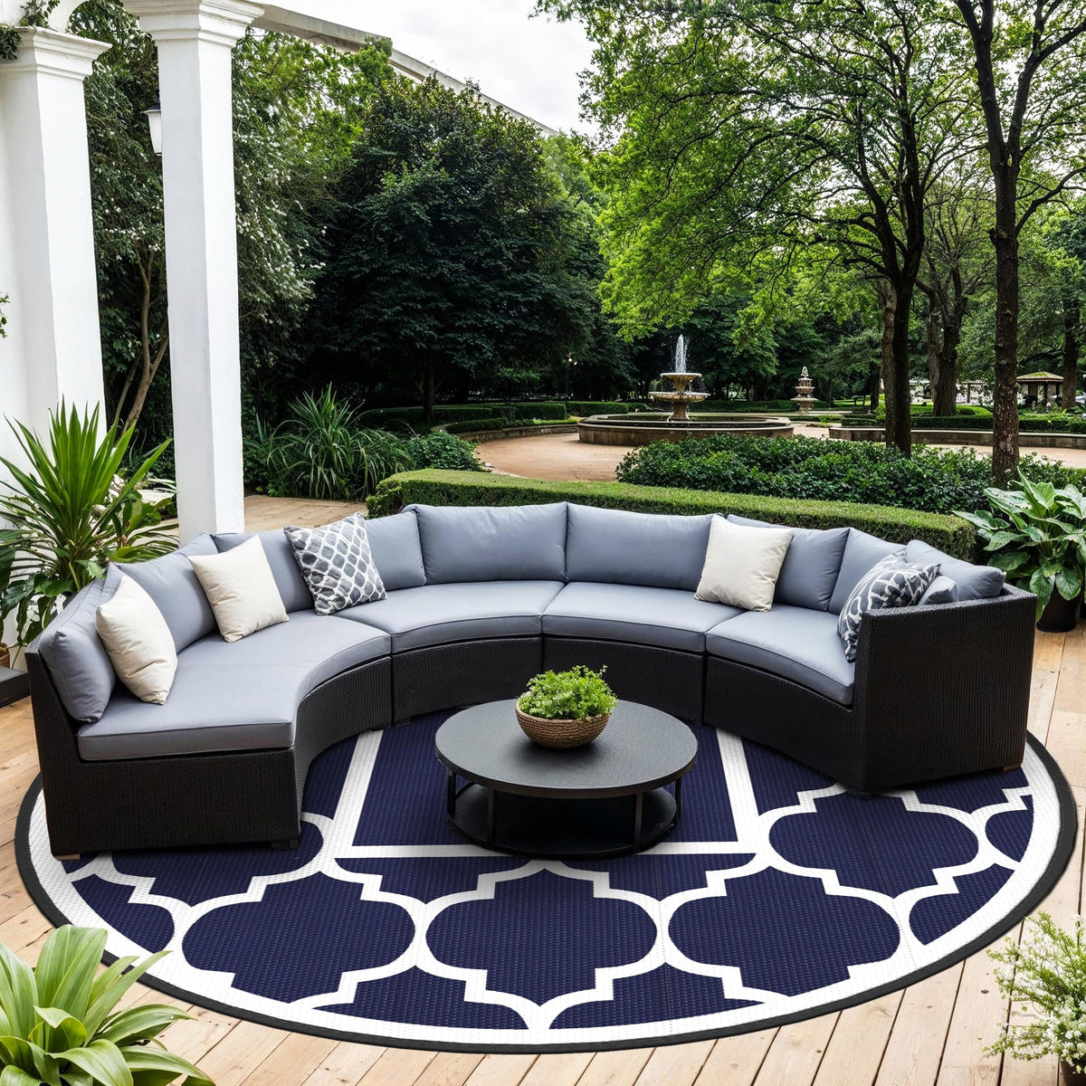 GENIMO Outdoor Rug 10' Round Blue & White front view