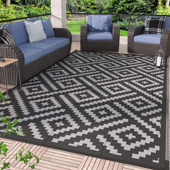 GENIMO Outdoor Rug 5'x8' front view in black and grey