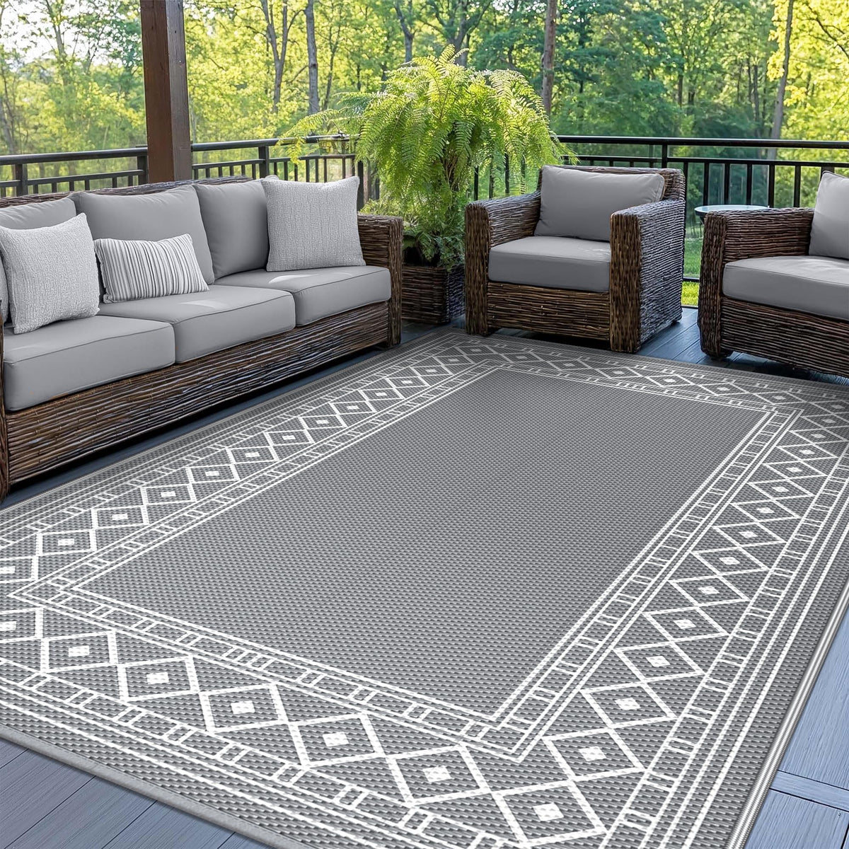 GENIMO Outdoor Rug 5'x8' grey and white geometric design front view