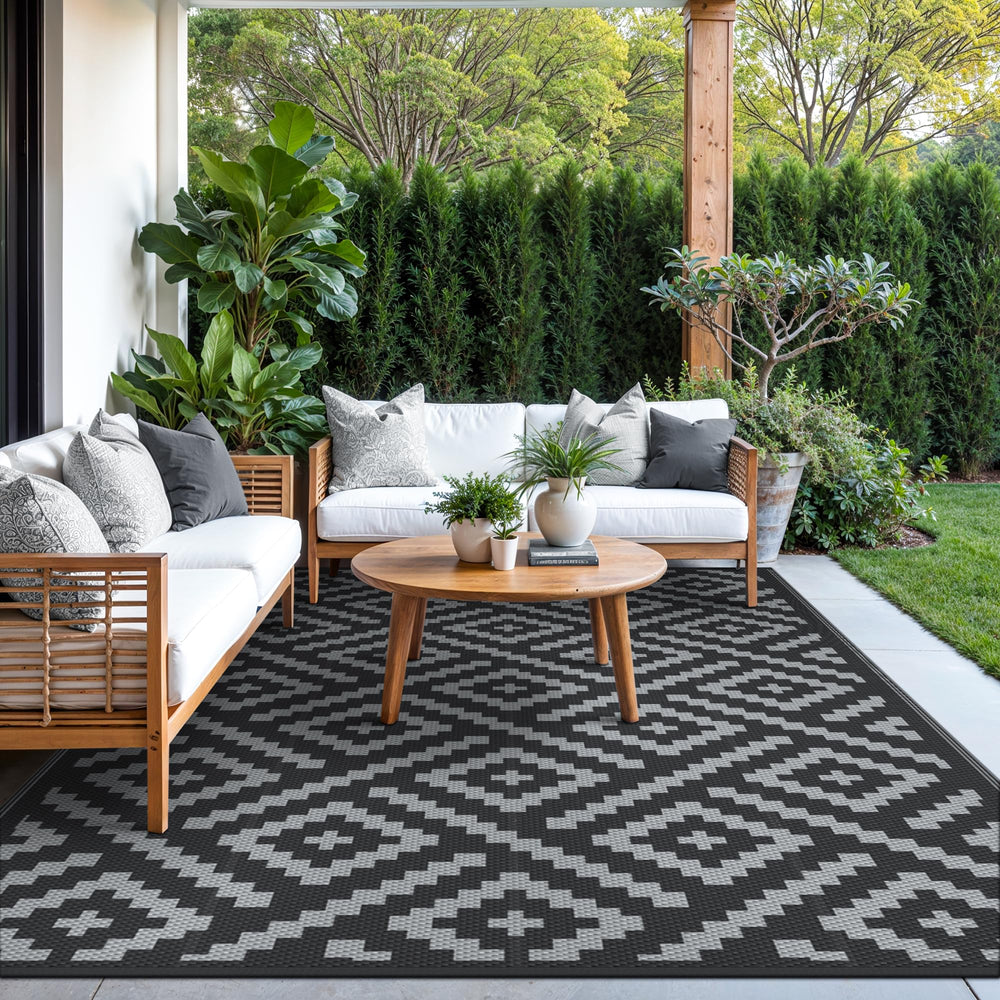 GENIMO Outdoor Rug 5'x8' in a patio setting