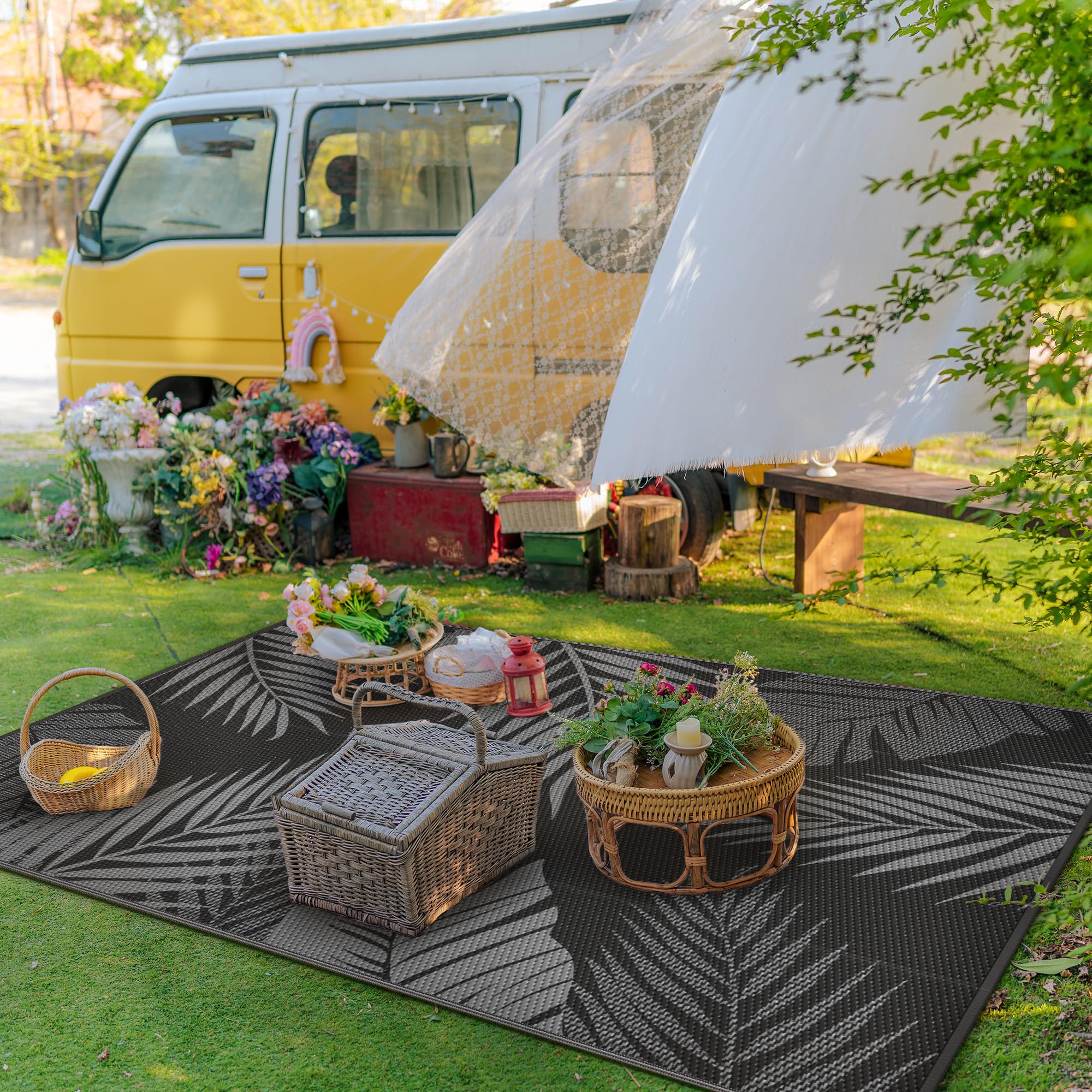 GENIMO Outdoor Rug 6'x9' highlighted in outdoor setting