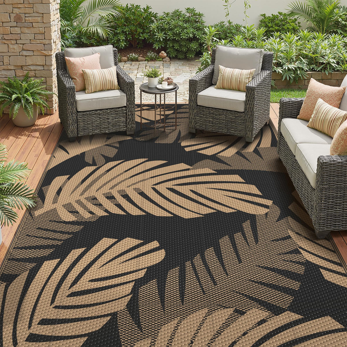 GENIMO outdoor rug 6'x9' in black and brown palm leaf design