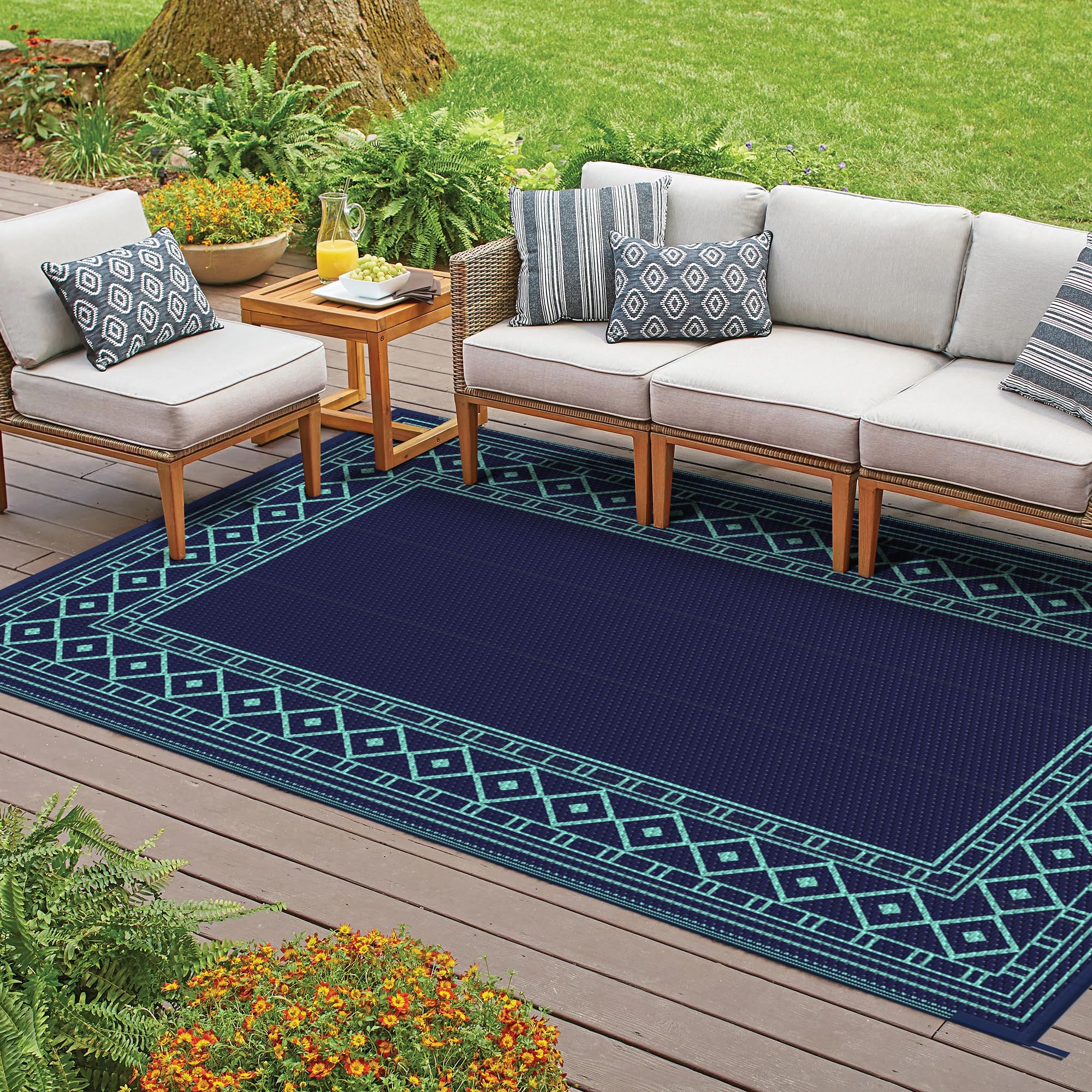 GENIMO Outdoor Rug 6'x9' side view with patio furniture
