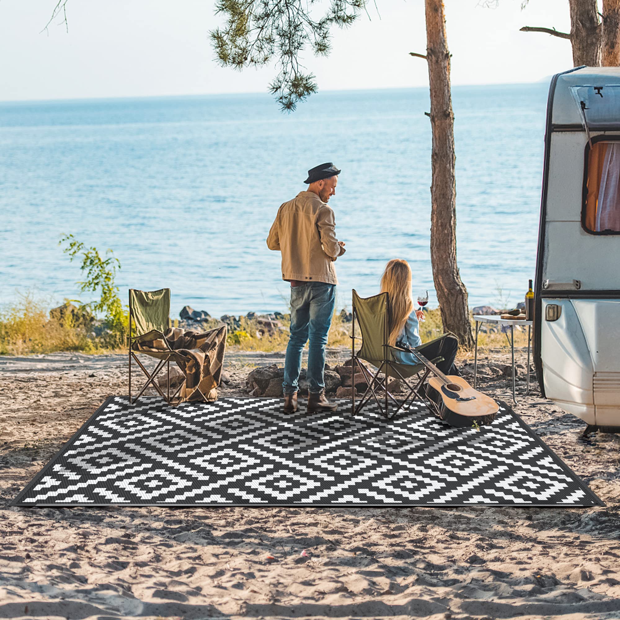 GENIMO Outdoor Rug 8' x 10' reversible design showing both sides