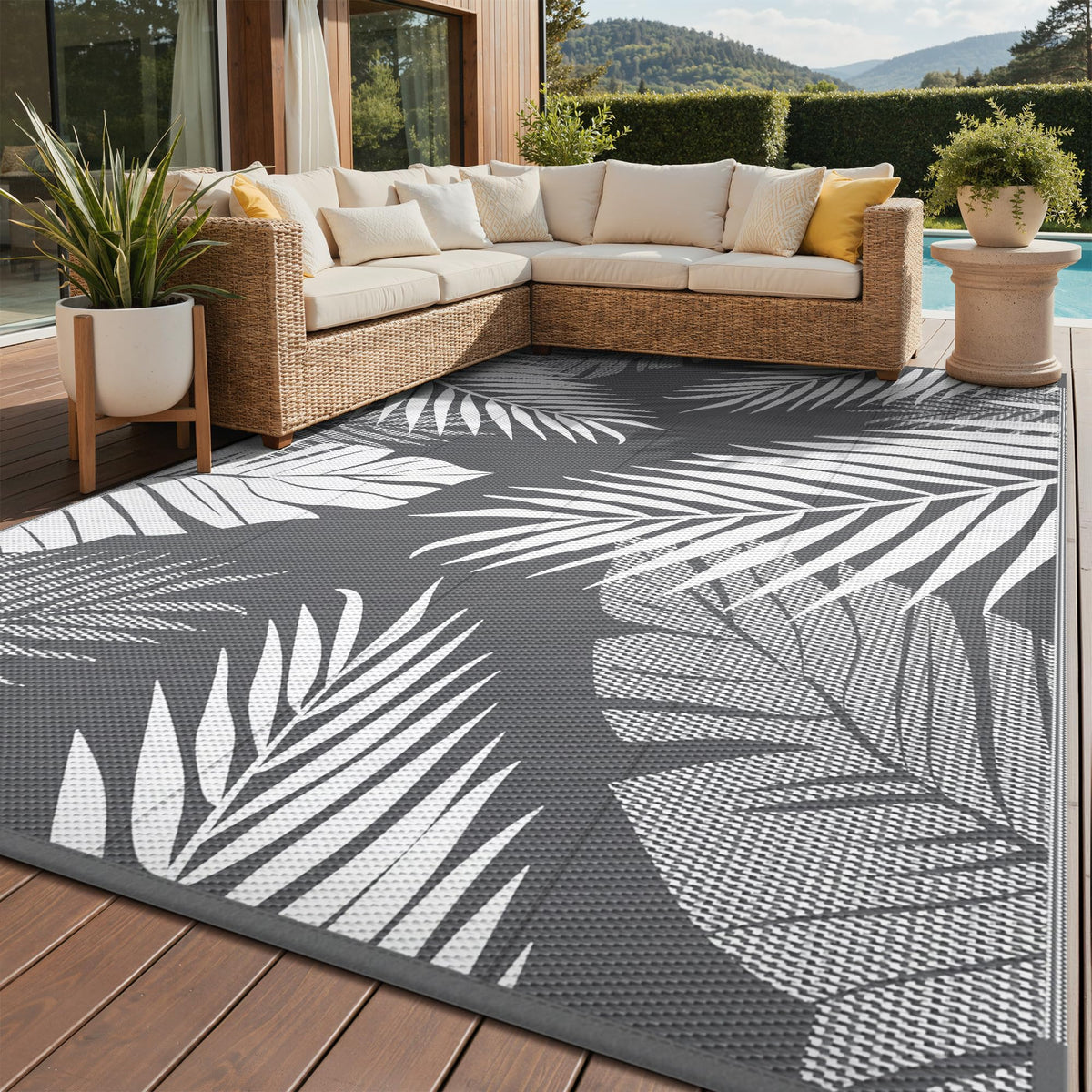 GENIMO Outdoor Rug 9' x 12' Grey and White front view