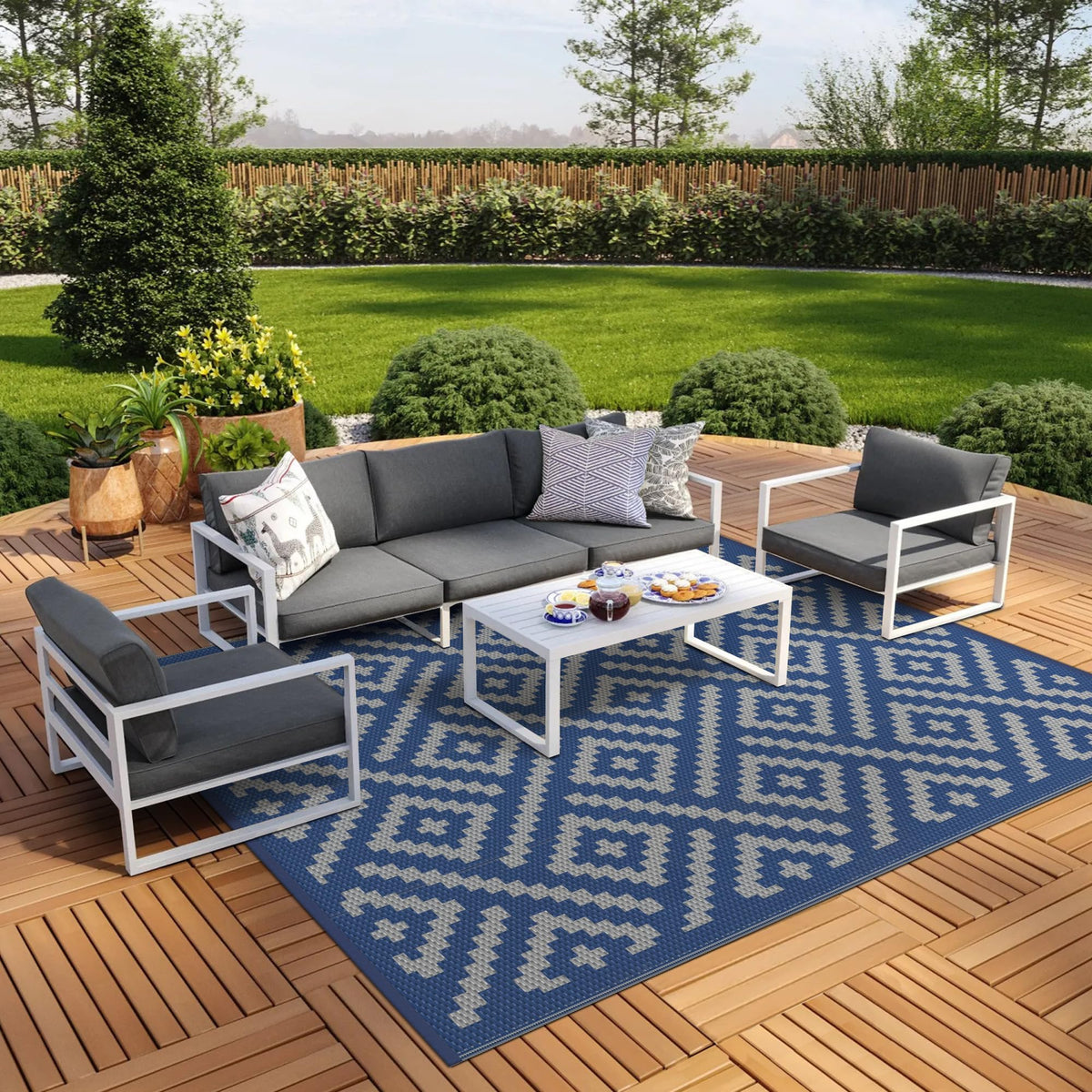 GENIMO Outdoor Rug 9'x12' front view in blue and grey