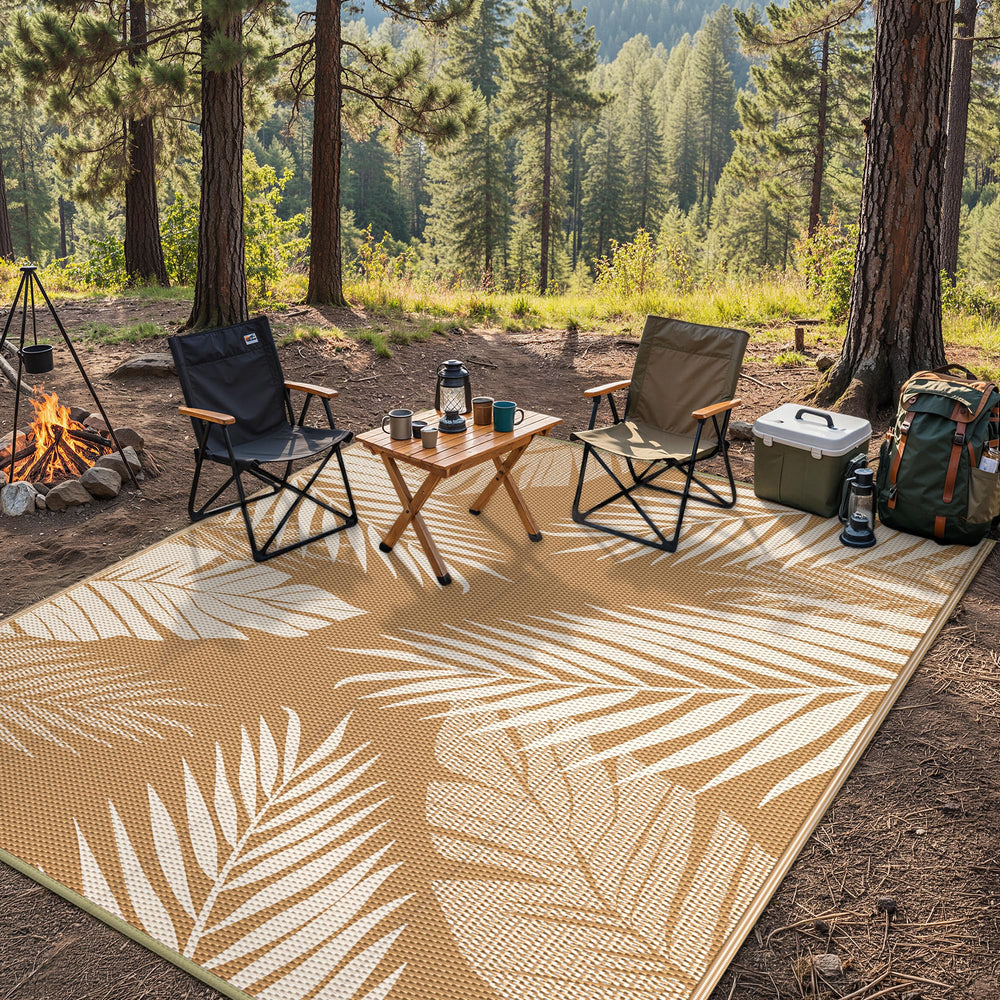 GENIMO Outdoor Rug compactly folded in carry bag