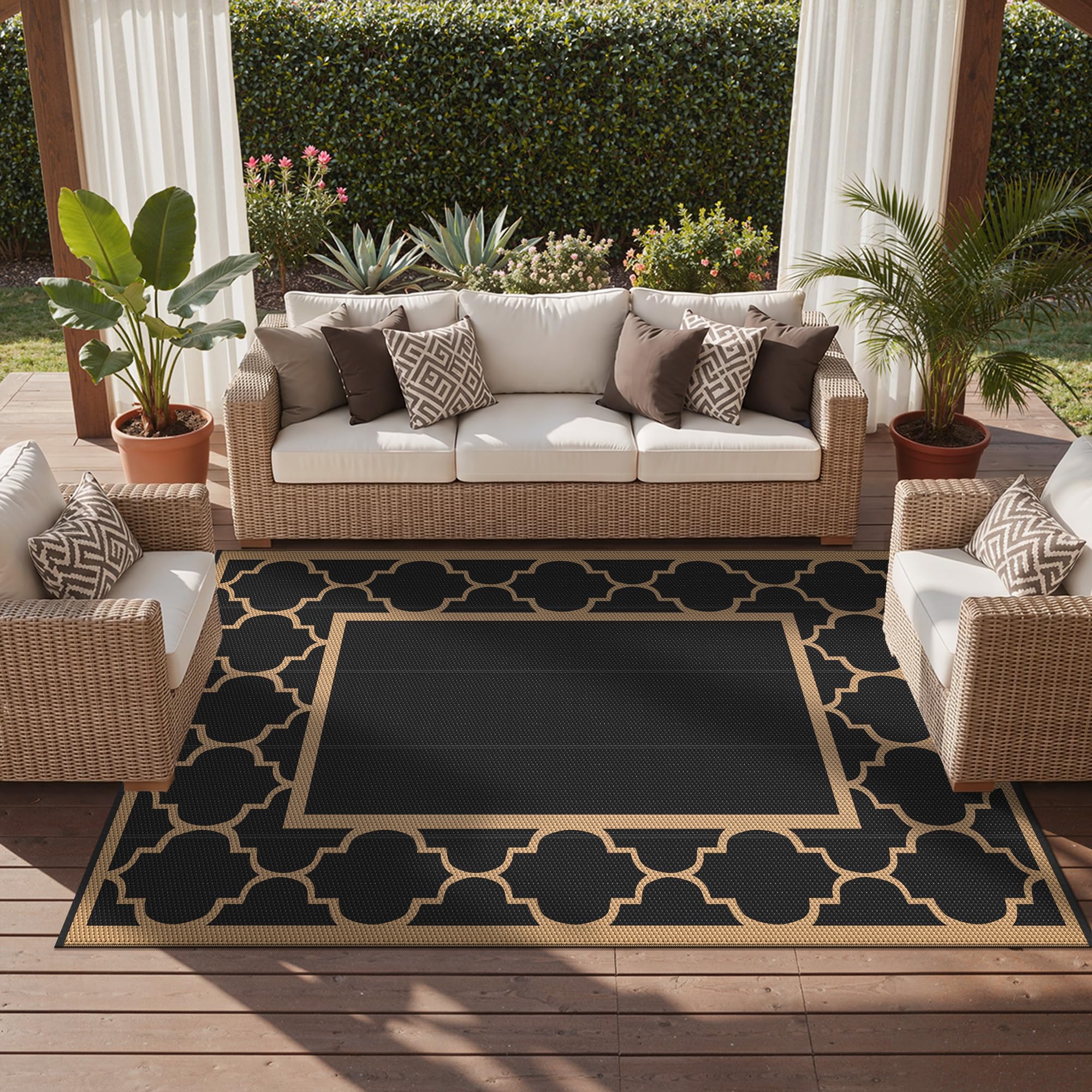 GENIMO Outdoor Rug folded for portability