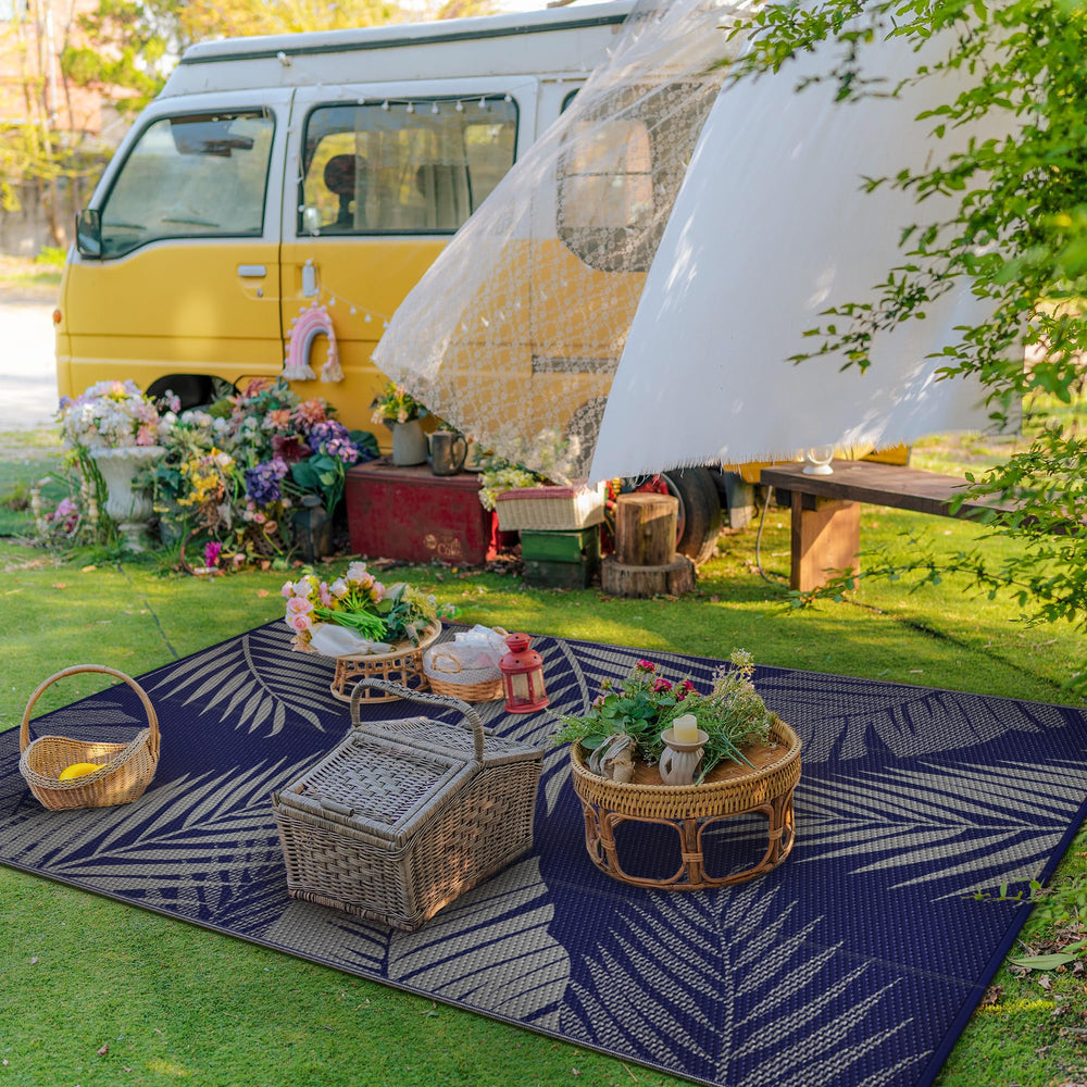 GENIMO outdoor rug folded in carry bag