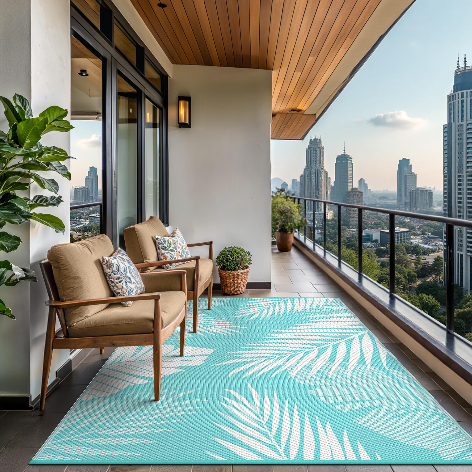 GENIMO Outdoor Rug folded in carry bag