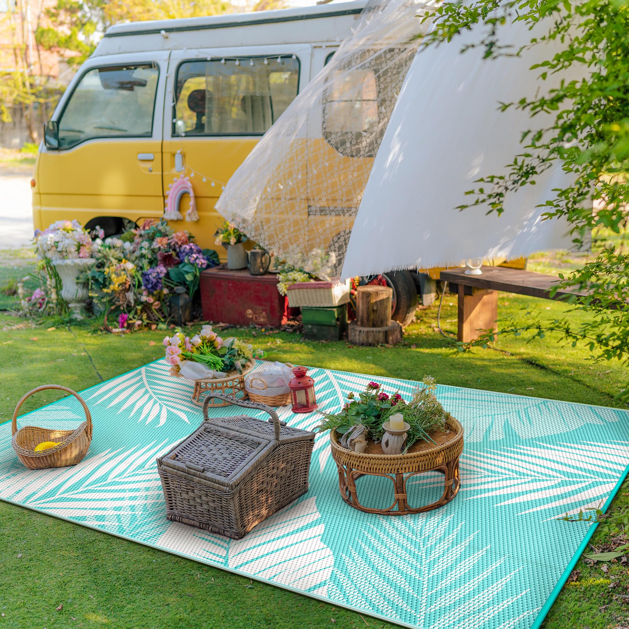 GENIMO outdoor rug on patio setting
